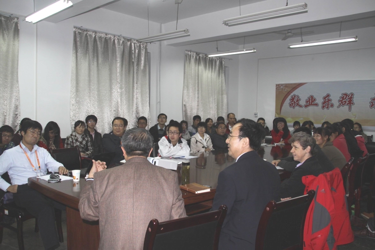 英国洛桑实验站吴连海研究员为yl23455永利官网师生做报告2222.jpg